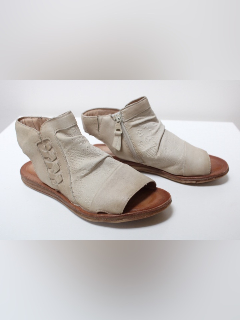 Miz Mooz flair sandals